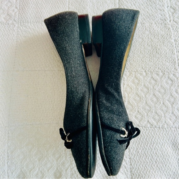 Talbots Charcaol Grey Flats in Wool Fabric with Black Velvet Bow Shoe size 8 - Picture 5 of 16